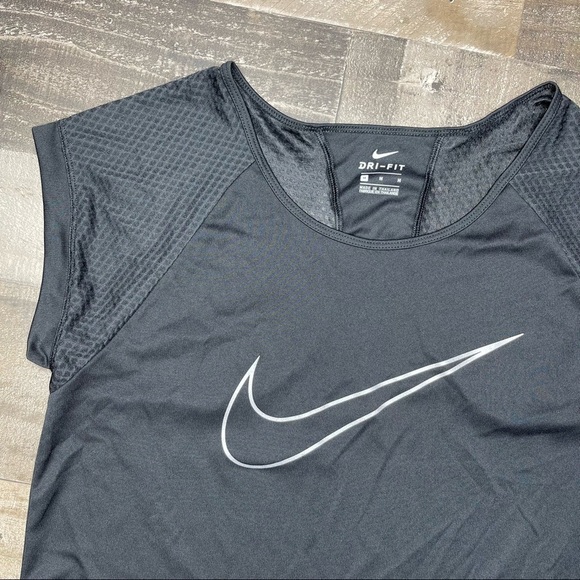 Nike Dri Fit  Womens Active Top size Medium - Picture 2 of 9
